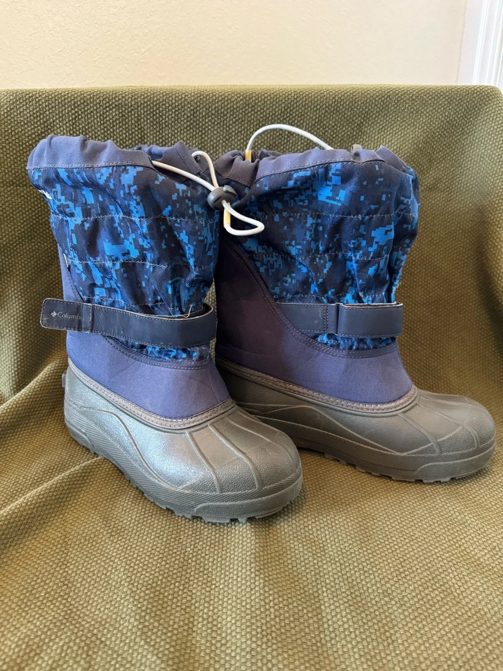 Columbia Powderbug Plus II Print Rugged Slip On Snow Boot Collegiate Navy